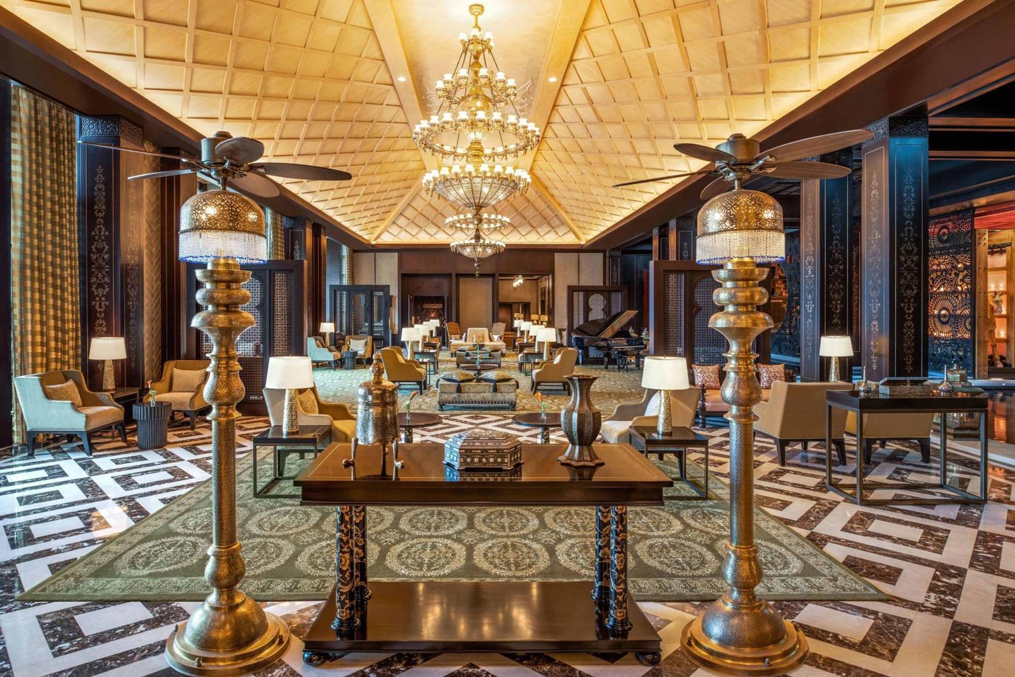 Hotel The St. Regis Il Cairo Esterno foto The lobby of the hotel
